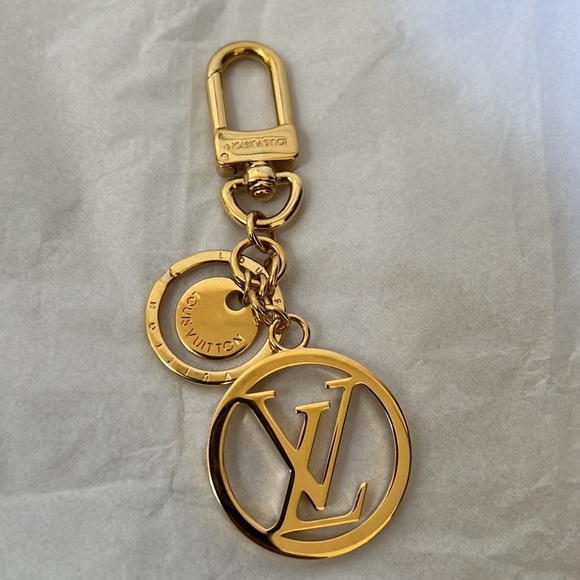 LOUIS VUITTON circle gold bag charm key holder - Picture 5 of 11